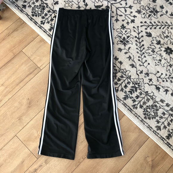 ADIDAS classic three stripe sweatpants M - Picture 8 of 9